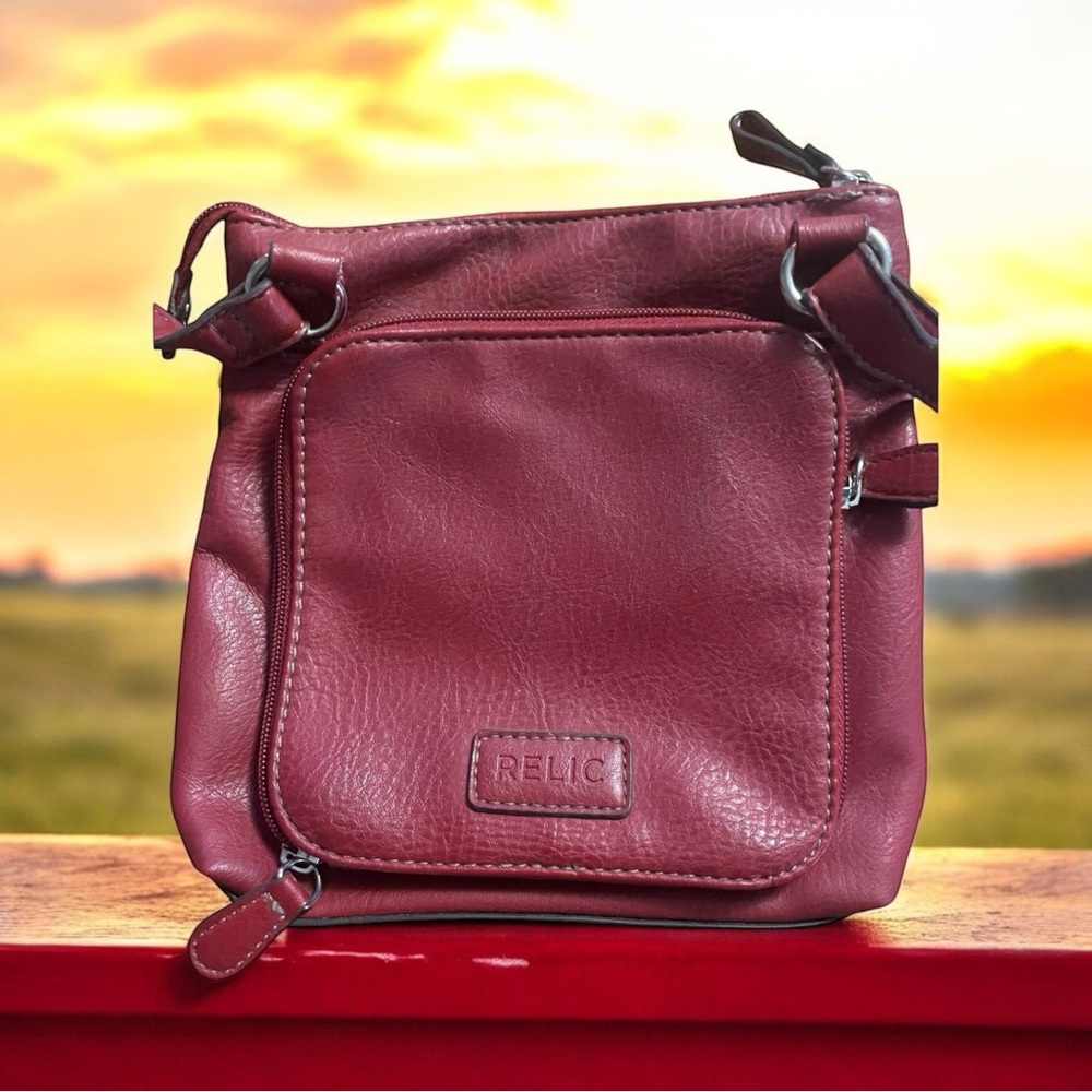 Relic Red Crossbody Vegan Leather Purse 7.5 x 8 x 1.5 inches